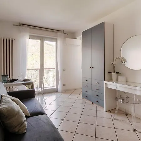 Apartment Tiny Blue - By Myhomeincomo Como