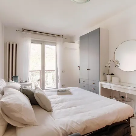 Tiny Blue - By Myhomeincomo * Комо