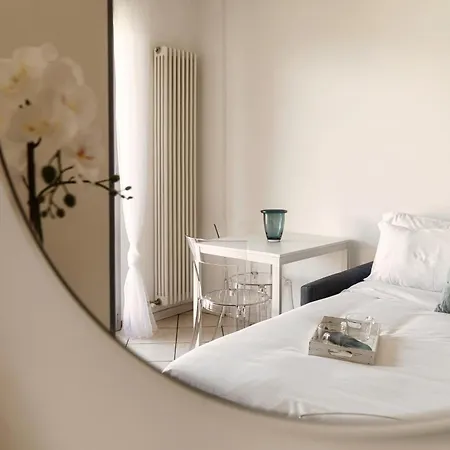 Tiny Blue - By Myhomeincomo Apartment Como