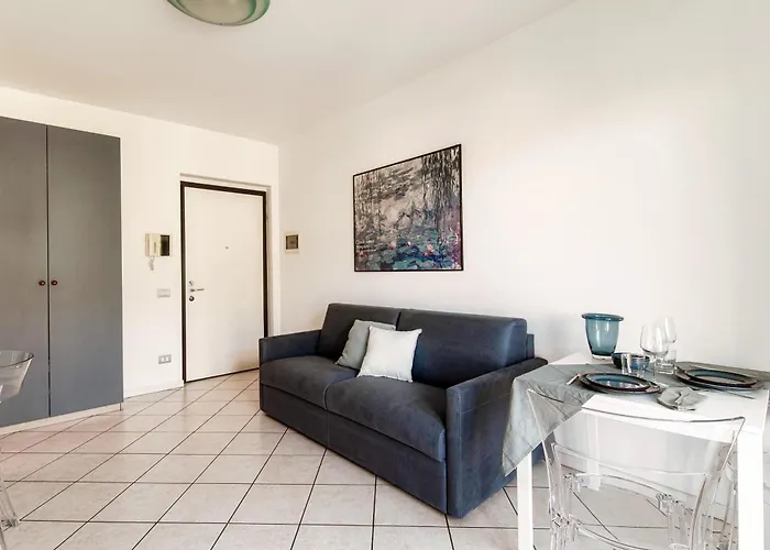 Tiny Blue - By Myhomeincomo Como