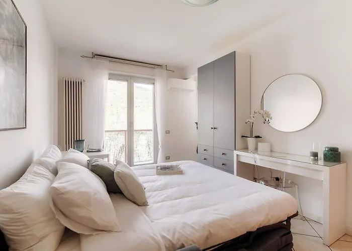 Tiny Blue - By Myhomeincomo