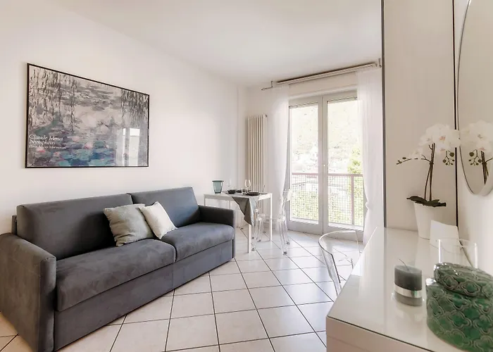 Tiny Blue - By Myhomeincomo Como