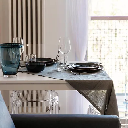 Tiny Blue - By Myhomeincomo