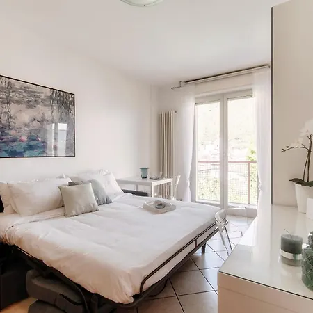 Tiny Blue - By Myhomeincomo *