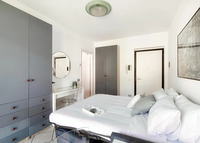 Tiny Blue - By Myhomeincomo