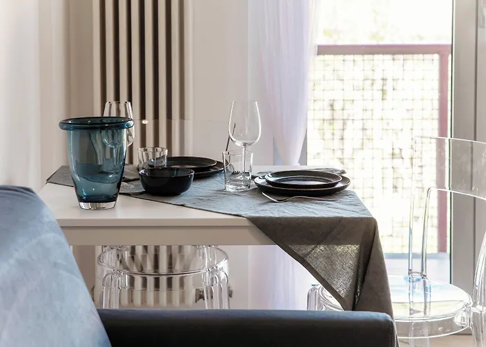 Tiny Blue - By Myhomeincomo Como